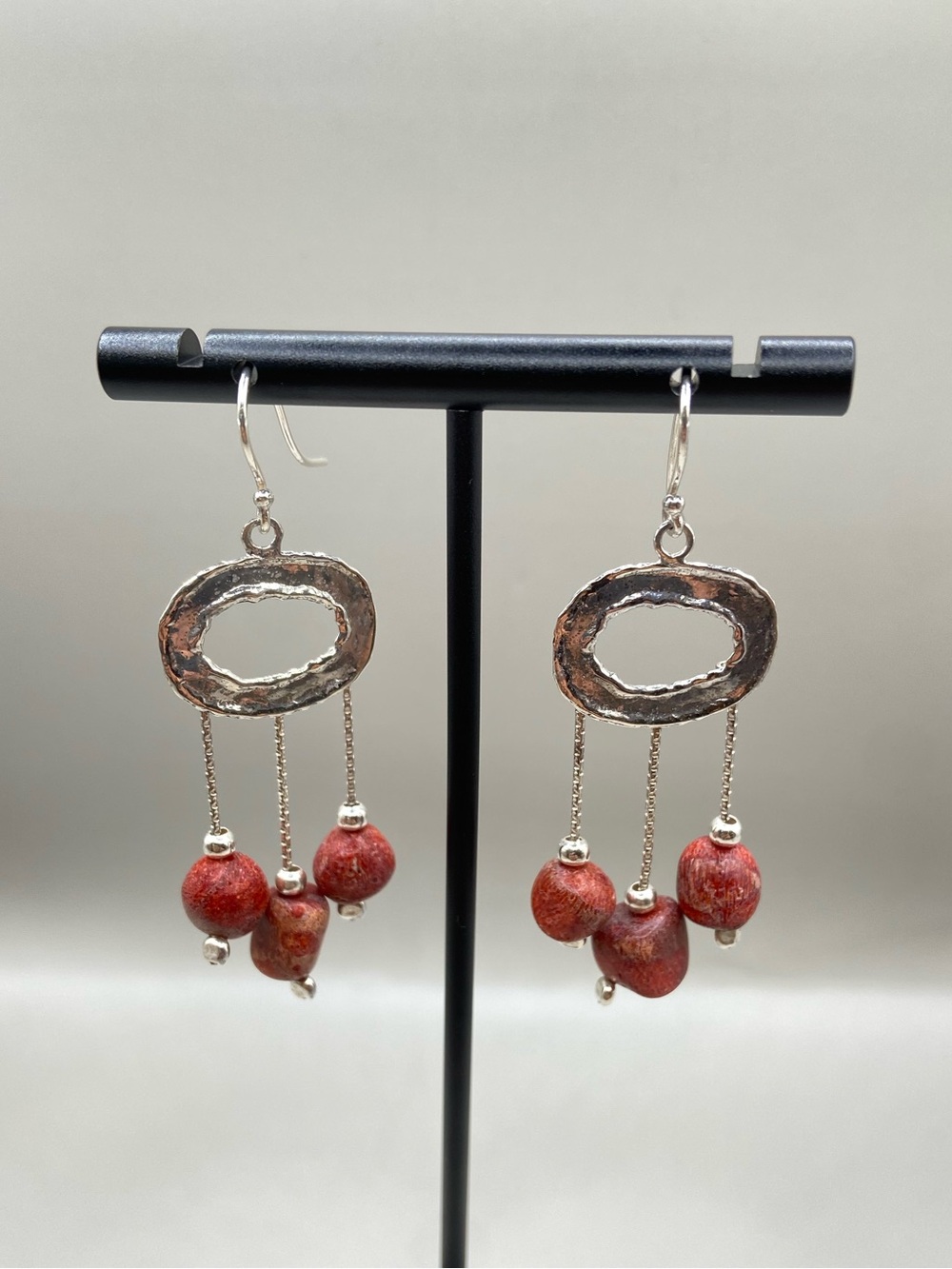 Vintage Silpada Sterling Silver Hammered Oval Red Coral Earrings
